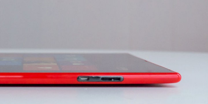 nokia-lumia-2520-right-side.jpg