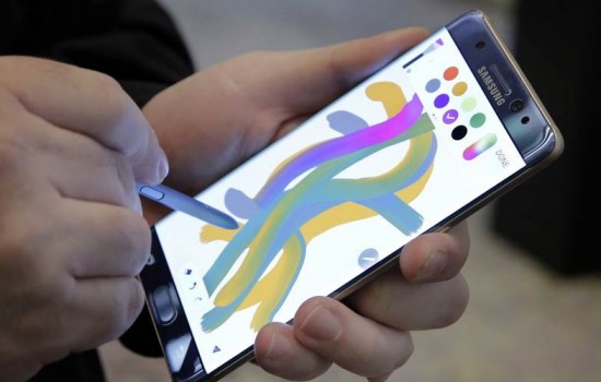 Пользователи предпочитают дефектный Galaxy Note 7, чем новый LG V20