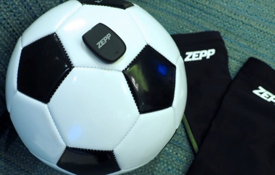 Датчик Zepp помогает улучшить игру в футбол 