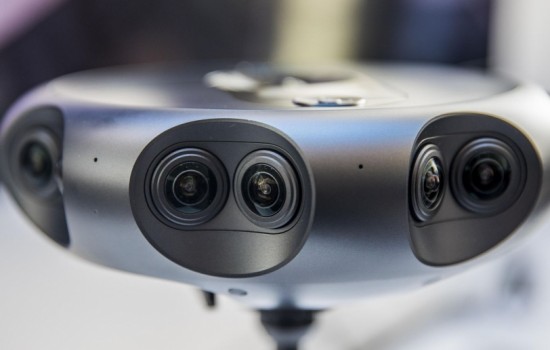 Samsung представил камеру с 17 объективами