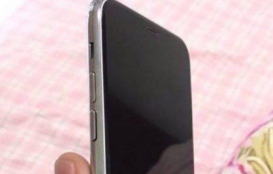 Появились фотографии iPhone 8 без Touch ID