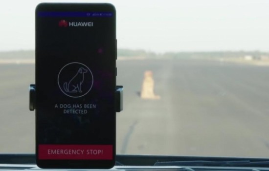 Смартфон Huawei Mate10 Pro научился водить машину