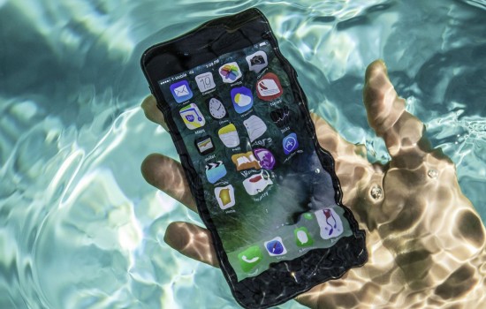 iPhone 7 проработал на дне океана два дня 